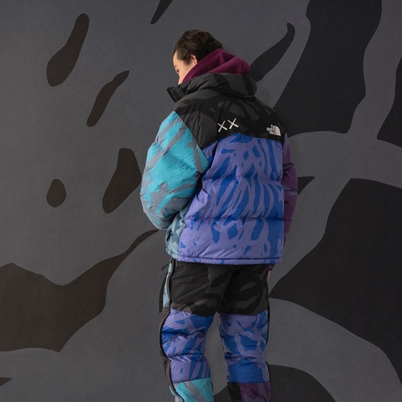 ππ NWT Kaws x the north face retro nuptse shell puffer jacket - Picture 6 of 6